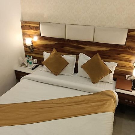 Hotel D Plaza Zirakpur Экстерьер фото