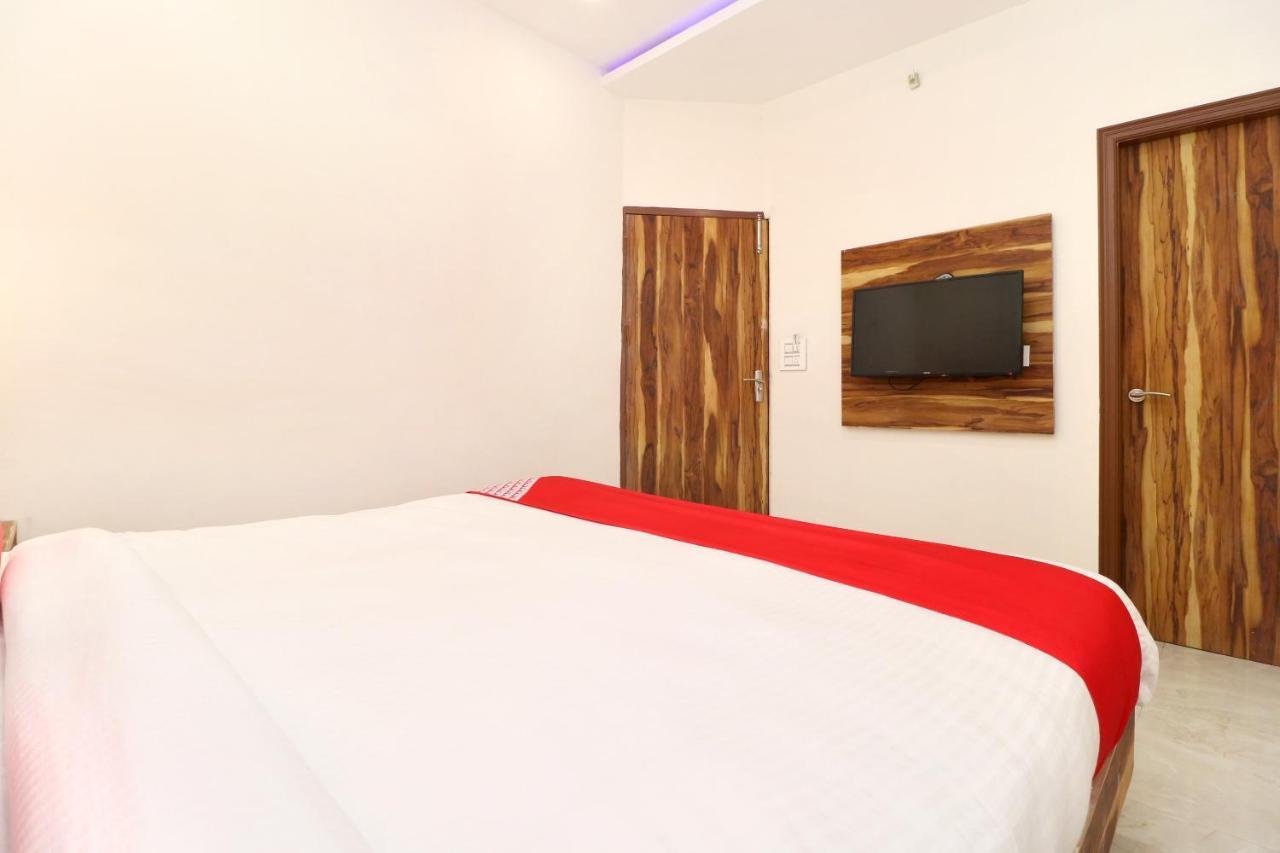 Hotel D Plaza Zirakpur Экстерьер фото