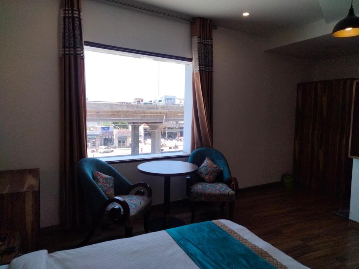 Hotel D Plaza Zirakpur Экстерьер фото