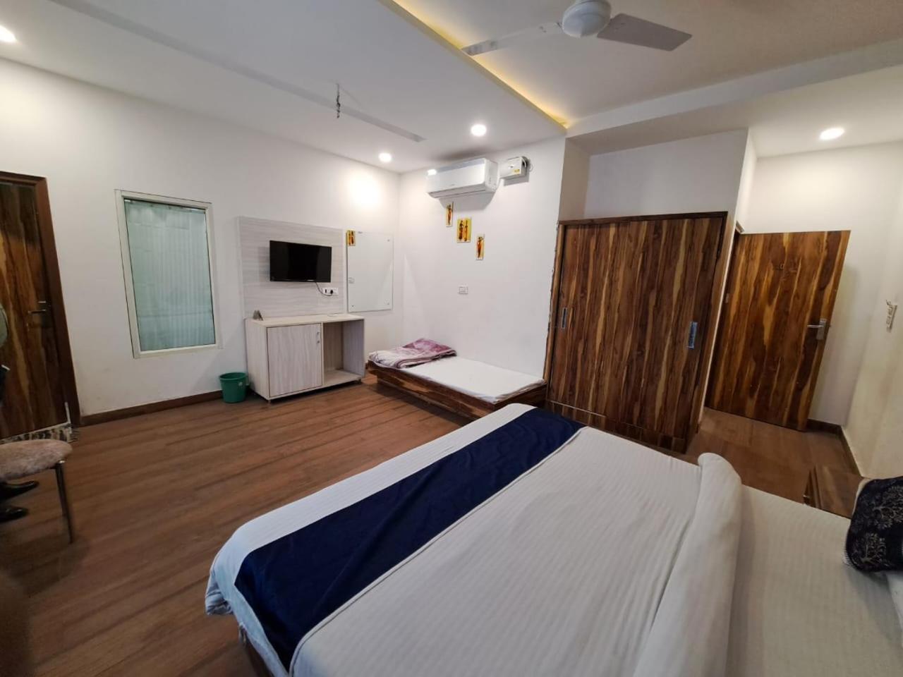 Hotel D Plaza Zirakpur Экстерьер фото