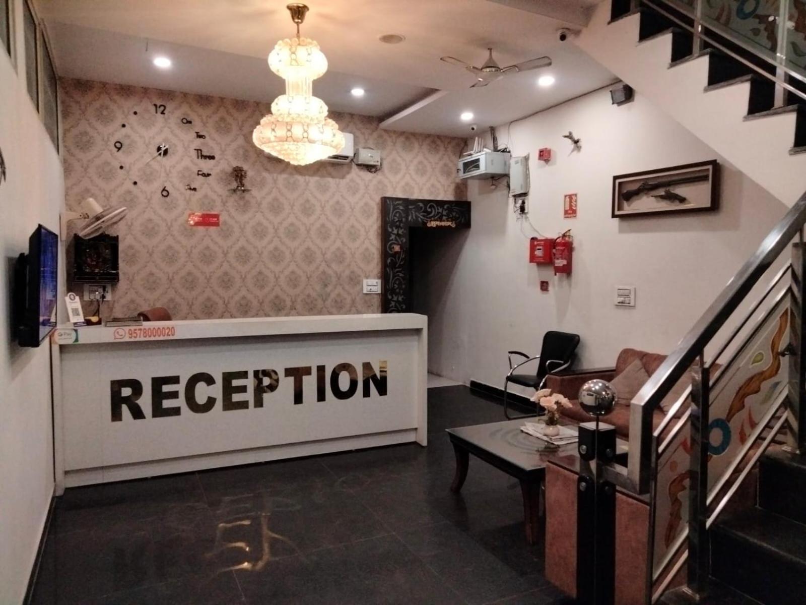 Hotel D Plaza Zirakpur Экстерьер фото