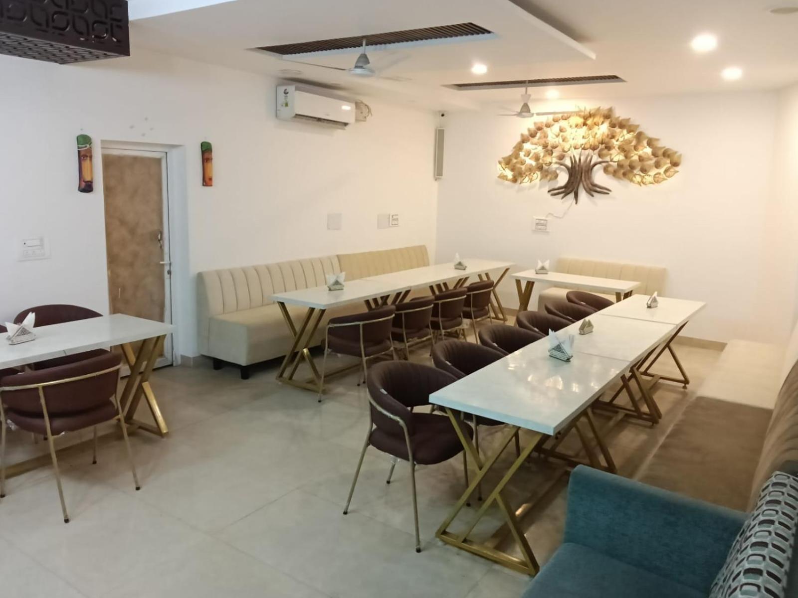 Hotel D Plaza Zirakpur Экстерьер фото